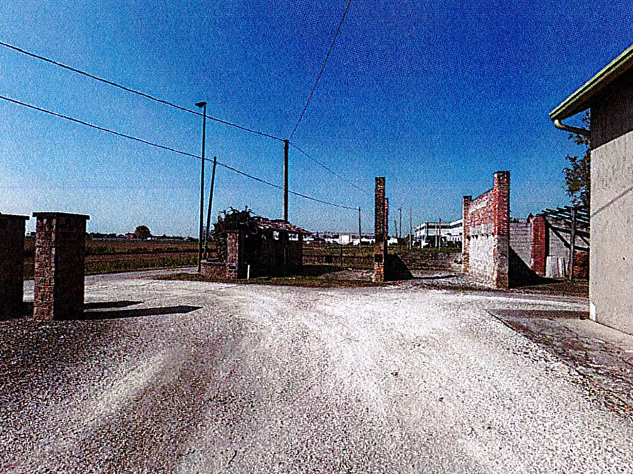 Immagine 7 di Casa indipendente in vendita  in Via Ortigara a San Martino Di Lupari