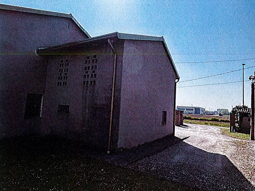 Immagine 12 di Casa indipendente in vendita  in Via Ortigara a San Martino Di Lupari