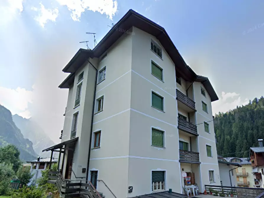 Immagine 1 di Magazzino in vendita  in Via Dante Alighieri a Santo Stefano Di Cadore