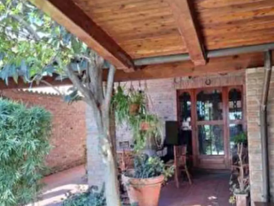 Immagine 1 di Villa in vendita  in Via Vittorio Emanuele a Montalto Pavese