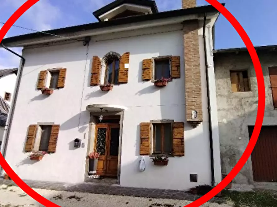 Immagine 1 di Porzione di casa in vendita  in  Via della Grotta a Alpago