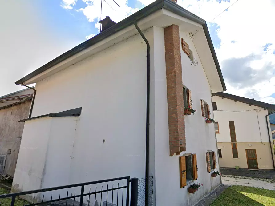 Immagine 6 di Porzione di casa in vendita  in  Via della Grotta a Alpago