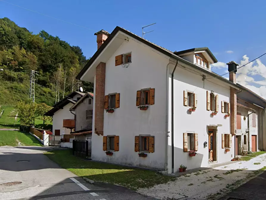 Immagine 7 di Porzione di casa in vendita  in  Via della Grotta a Alpago