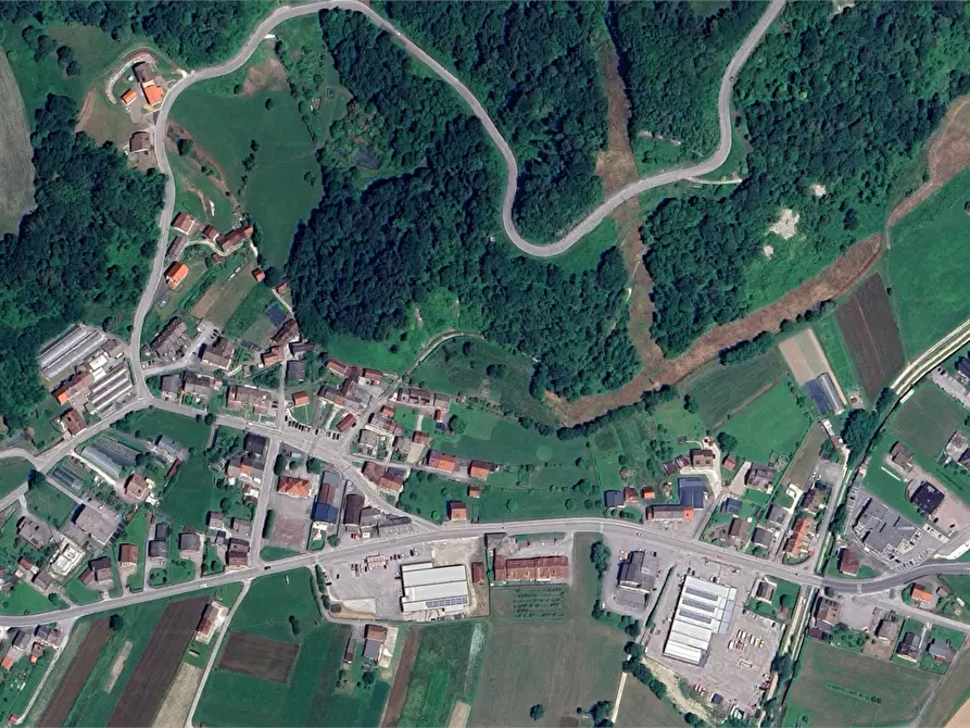 Immagine 26 di Porzione di casa in vendita  in  Via della Grotta a Alpago