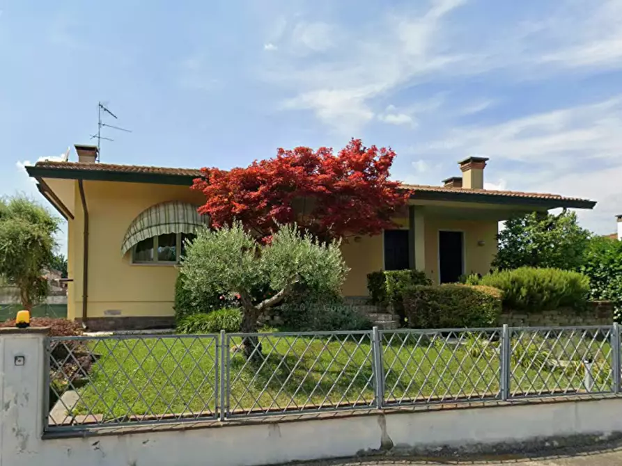 Immagine 1 di Villa in vendita  in Via Don Giuseppe Breda a Vescovana