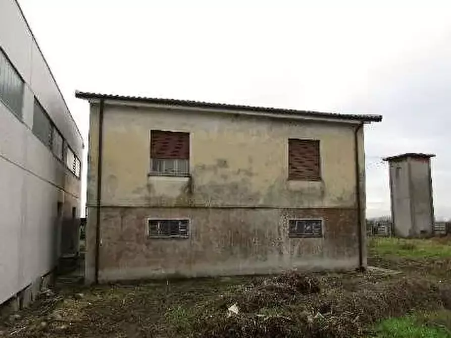 Immagine 1 di Villa in vendita  in Localita' Cascina San Sebastiano a Robbio