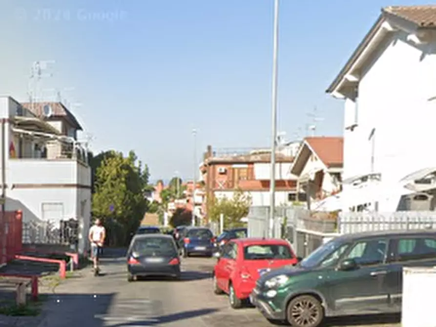 Immagine 4 di Garage in vendita  in Via Martino Rota a Roma