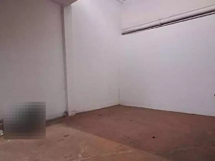 Immagine 12 di Garage in vendita  in Via Martino Rota a Roma