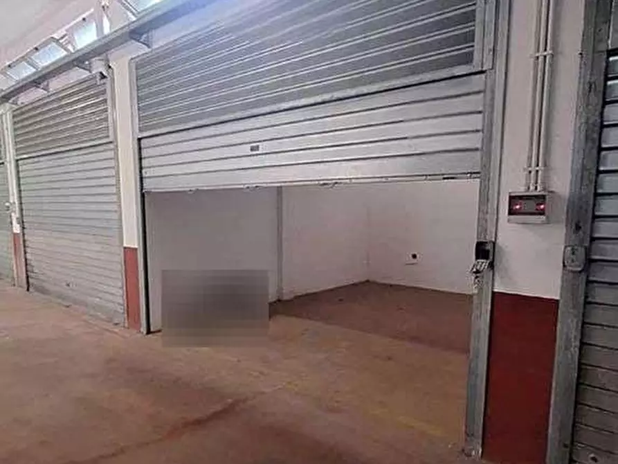 Immagine 1 di Garage in vendita  in Via Martino Rota a Roma