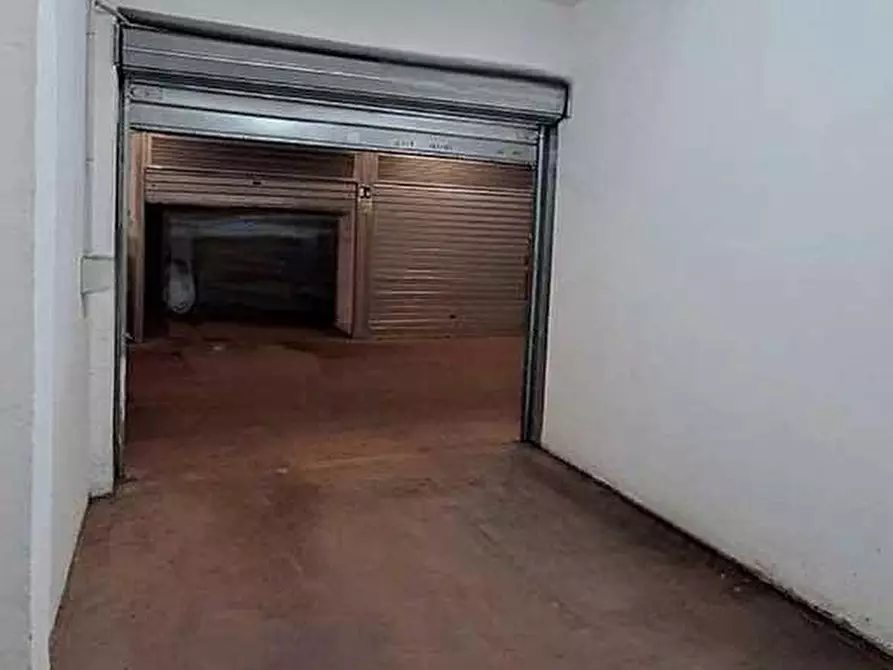 Immagine 10 di Garage in vendita  in Via Martino Rota a Roma