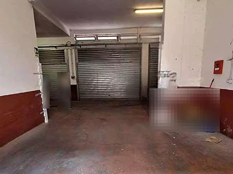 Immagine 12 di Garage in vendita  in Via Martino Rota a Roma