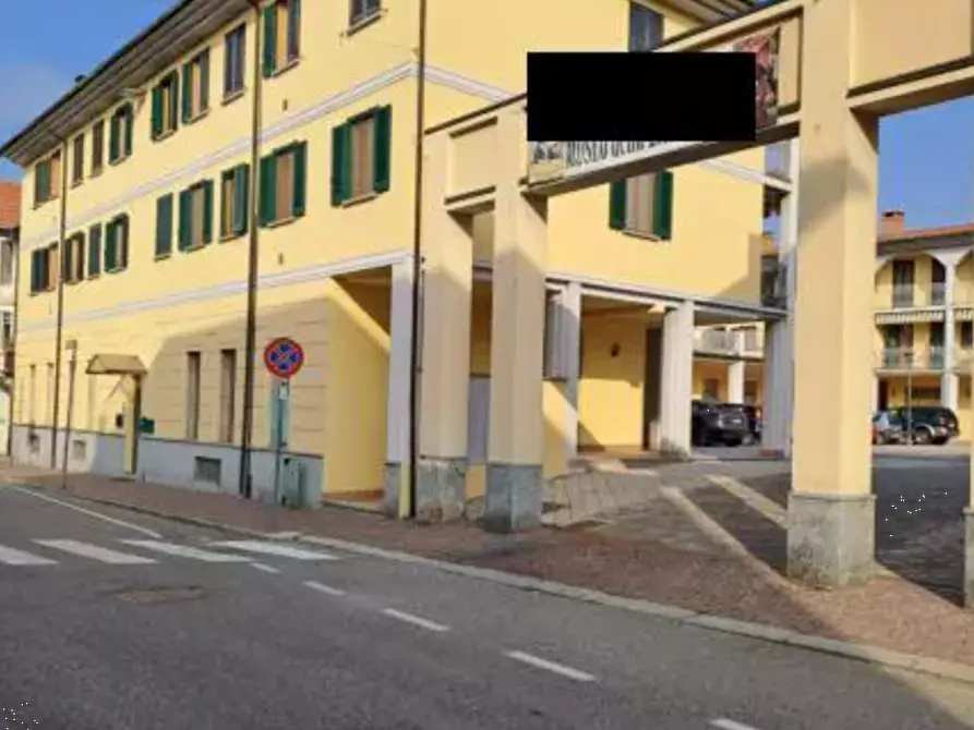 Immagine 1 di Negozio in vendita  in Via Martiri della Libertà a Santa Giuletta