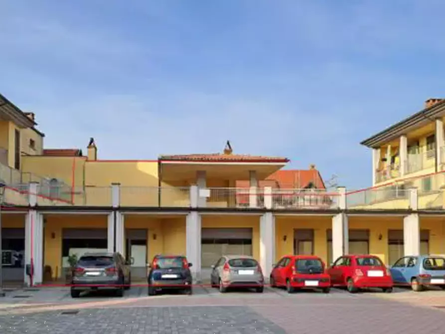 Immagine 3 di Negozio in vendita  in Via Martiri della Libertà a Santa Giuletta