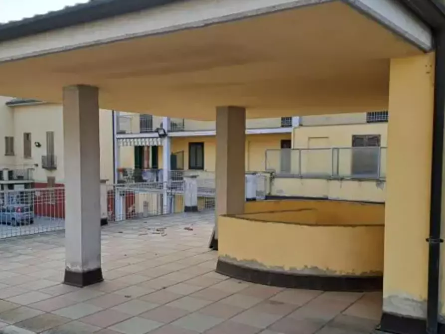 Immagine 4 di Negozio in vendita  in Via Martiri della Libertà a Santa Giuletta