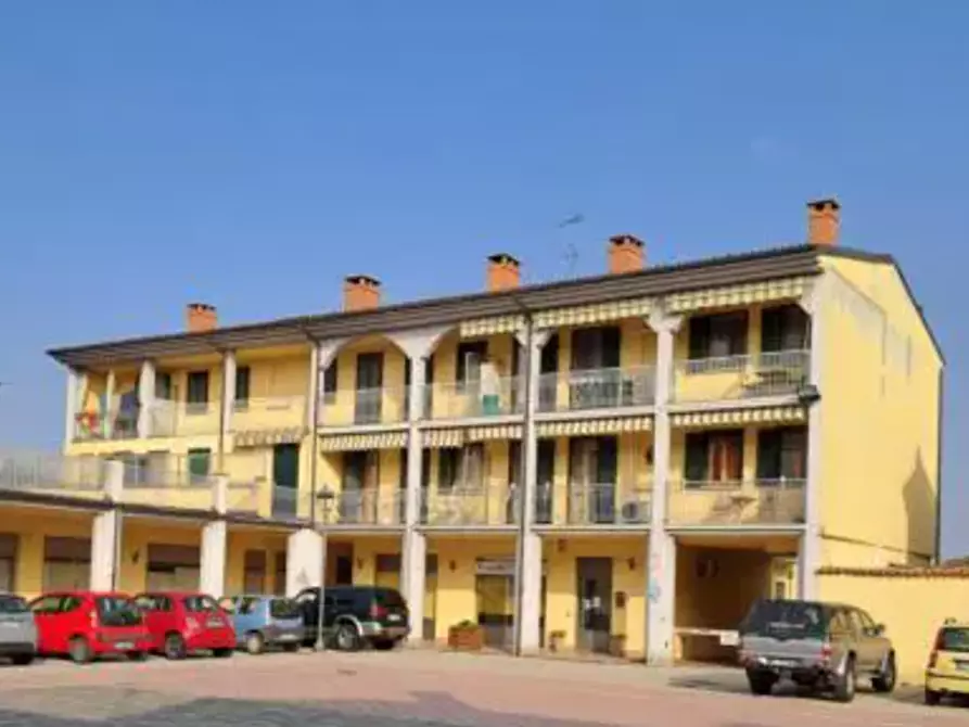 Immagine 7 di Negozio in vendita  in Via Martiri della Libertà a Santa Giuletta