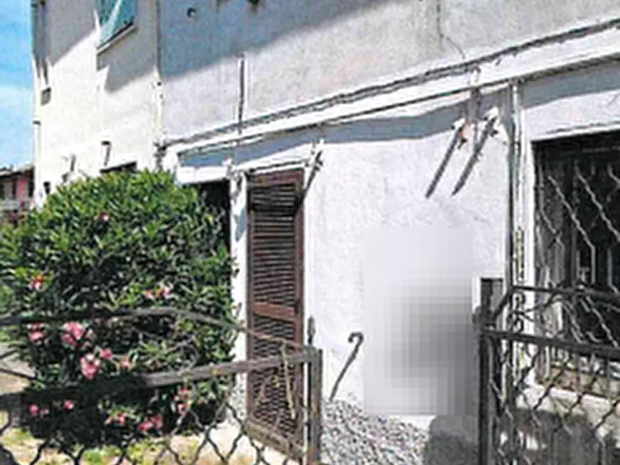 Immagine 2 di Porzione di casa in vendita  in Via Guglielmo Marconi a Rea