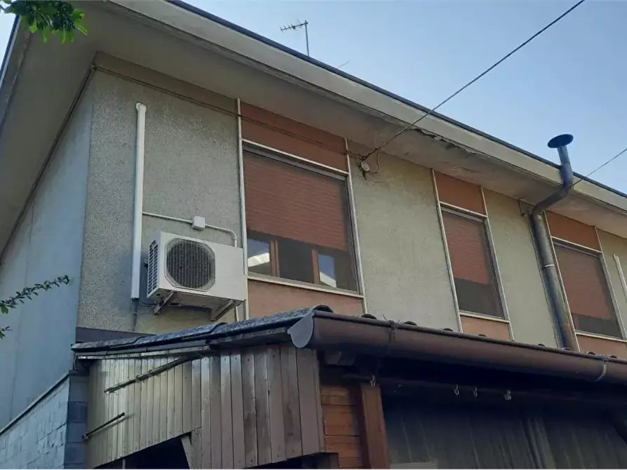 Immagine 4 di Villa in vendita  in Viale Artigianato a Vigevano