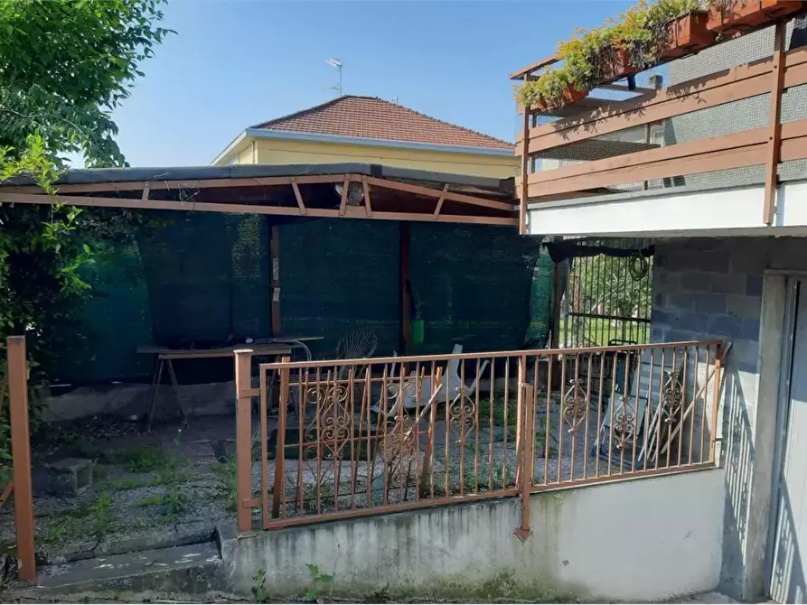 Immagine 5 di Villa in vendita  in Viale Artigianato a Vigevano