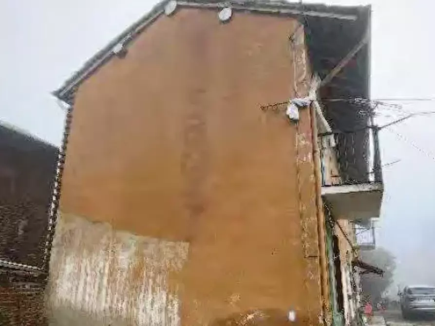 Immagine 1 di Casa indipendente in vendita  in Via Maestra a Borgo San Siro