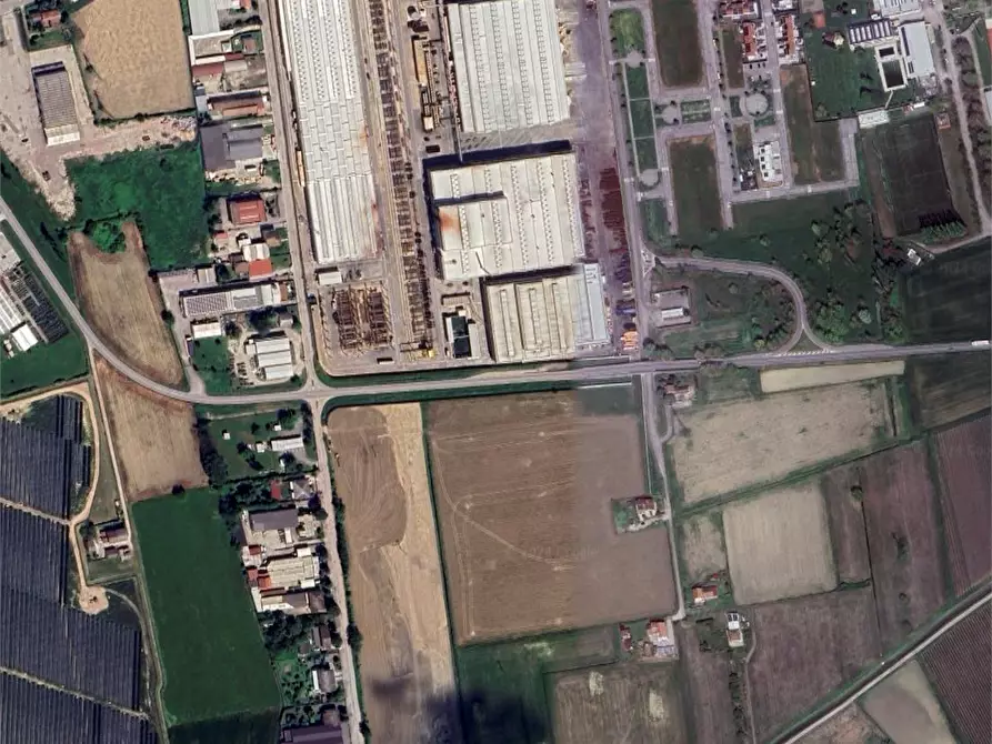 Immagine 1 di Laboratorio in vendita  in Via del Lavoro a Copparo