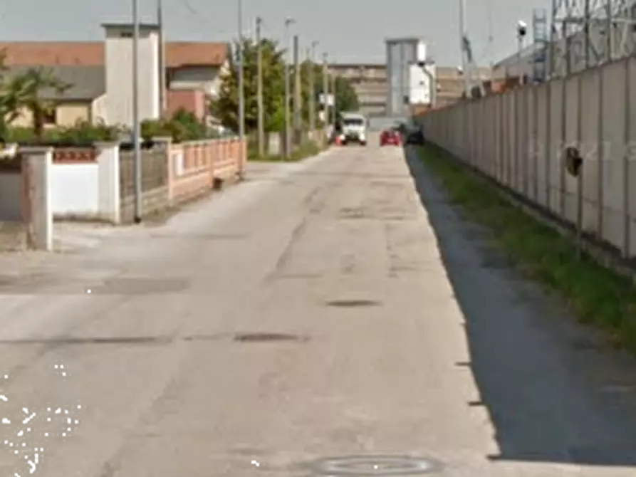 Immagine 10 di Laboratorio in vendita  in Via del Lavoro a Copparo