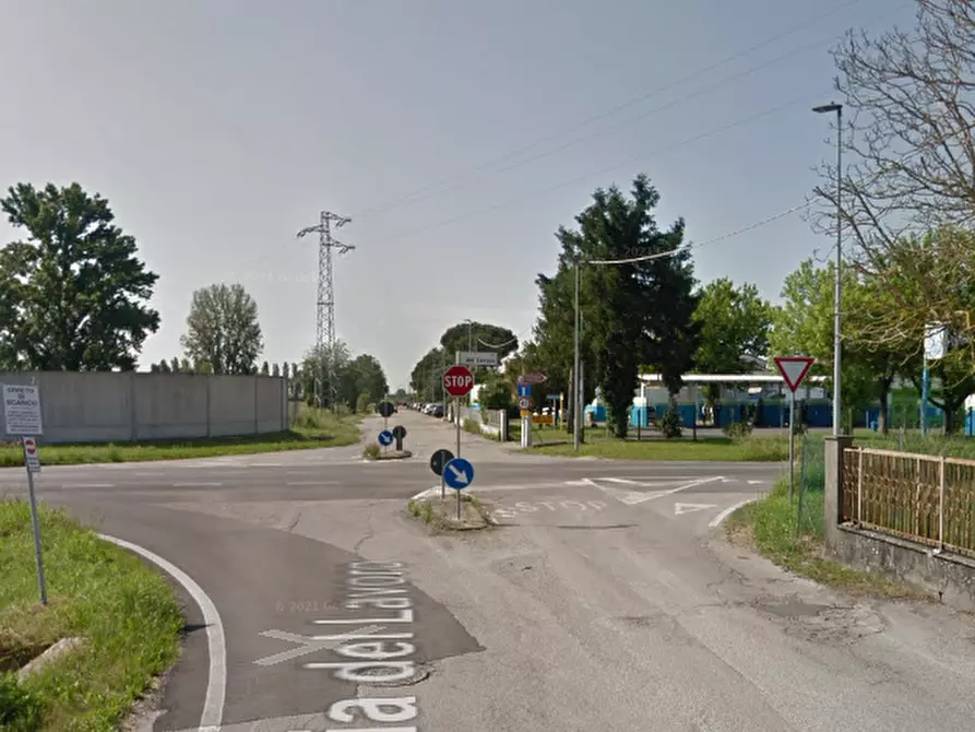 Immagine 11 di Laboratorio in vendita  in Via del Lavoro a Copparo