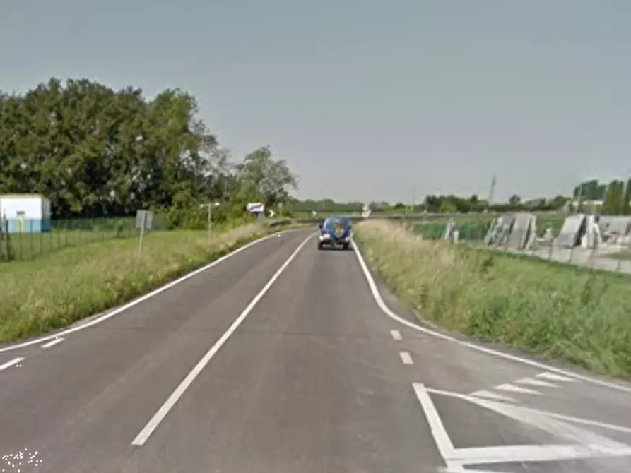 Immagine 4 di Magazzino in vendita  in Via del Lavoro a Copparo