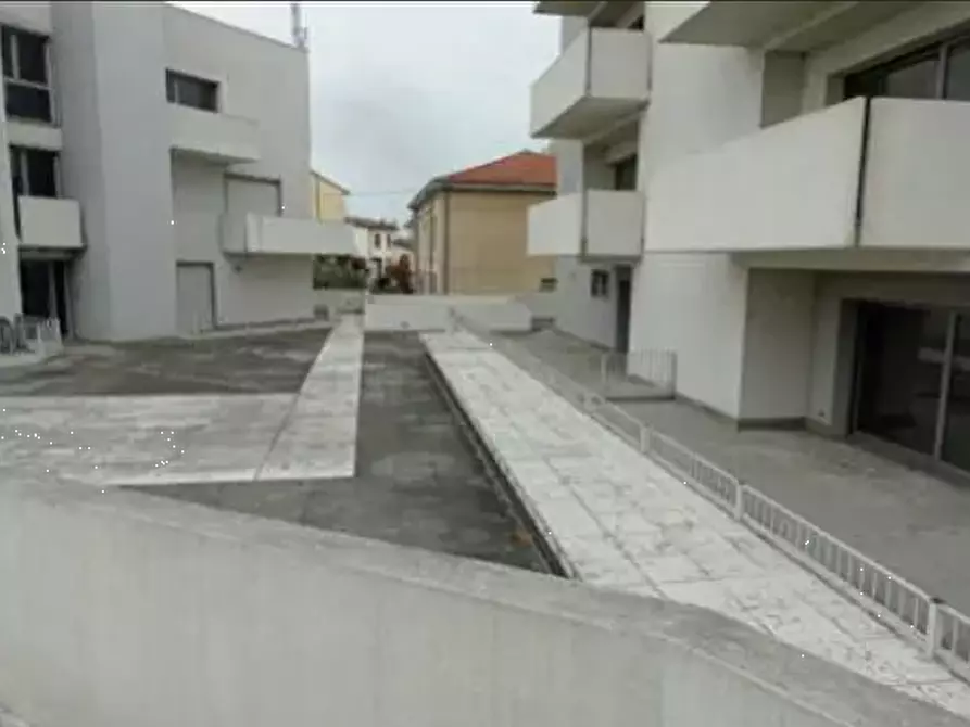 Immagine 2 di Stabile in vendita  in  Via l. Cadorna a Legnago