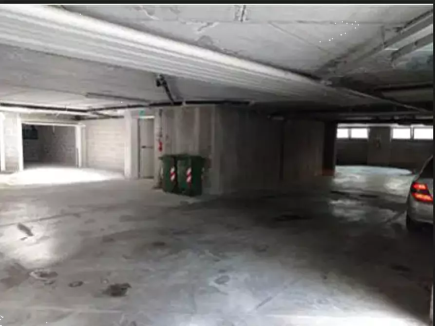 Immagine 11 di Stabile in vendita  in  Via l. Cadorna a Legnago