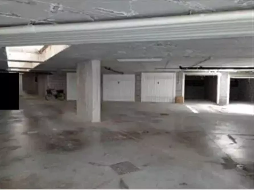 Immagine 12 di Stabile in vendita  in  Via l. Cadorna a Legnago