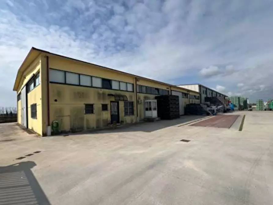 Immagine 1 di Capannone industriale in vendita  in Via Afra Decò a Villafranca Di Verona