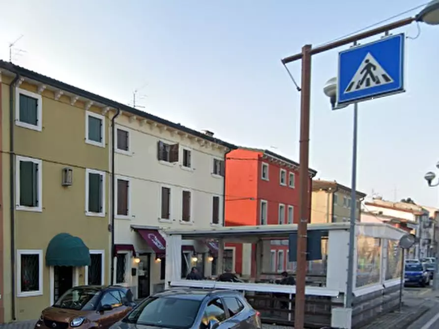 Immagine 4 di Negozio in vendita  in Piazza A. De Gasperi a San Giovanni Lupatoto