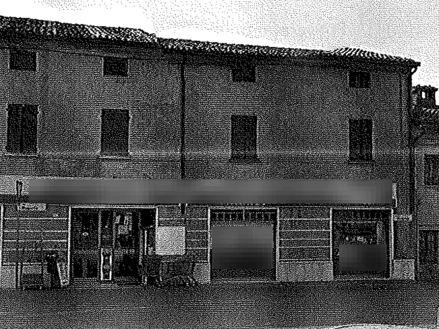 Immagine 2 di Negozio in vendita  in Via Cesare Battisti a Milzano