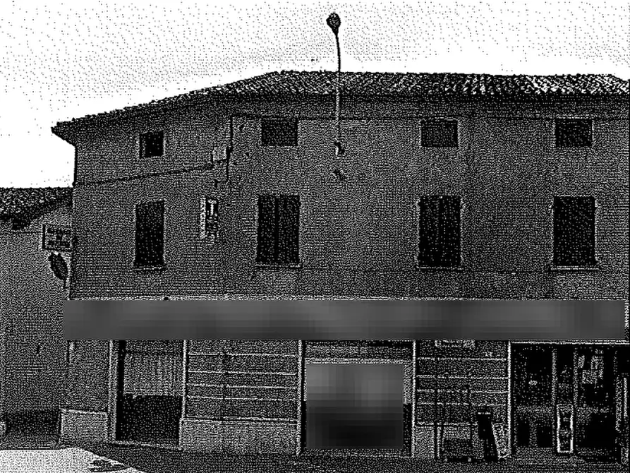 Immagine 3 di Negozio in vendita  in Via Cesare Battisti a Milzano