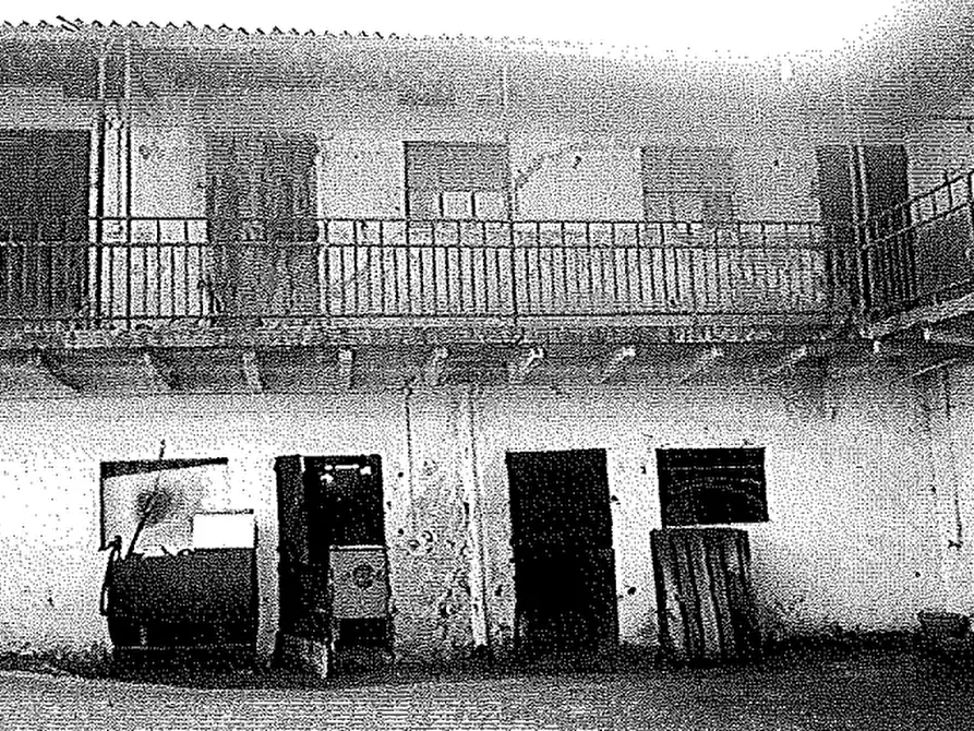 Immagine 8 di Negozio in vendita  in Via Cesare Battisti a Milzano