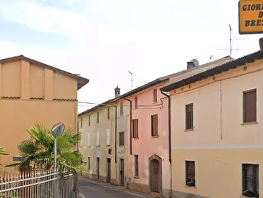 Immagine 10 di Negozio in vendita  in Via Cesare Battisti a Milzano