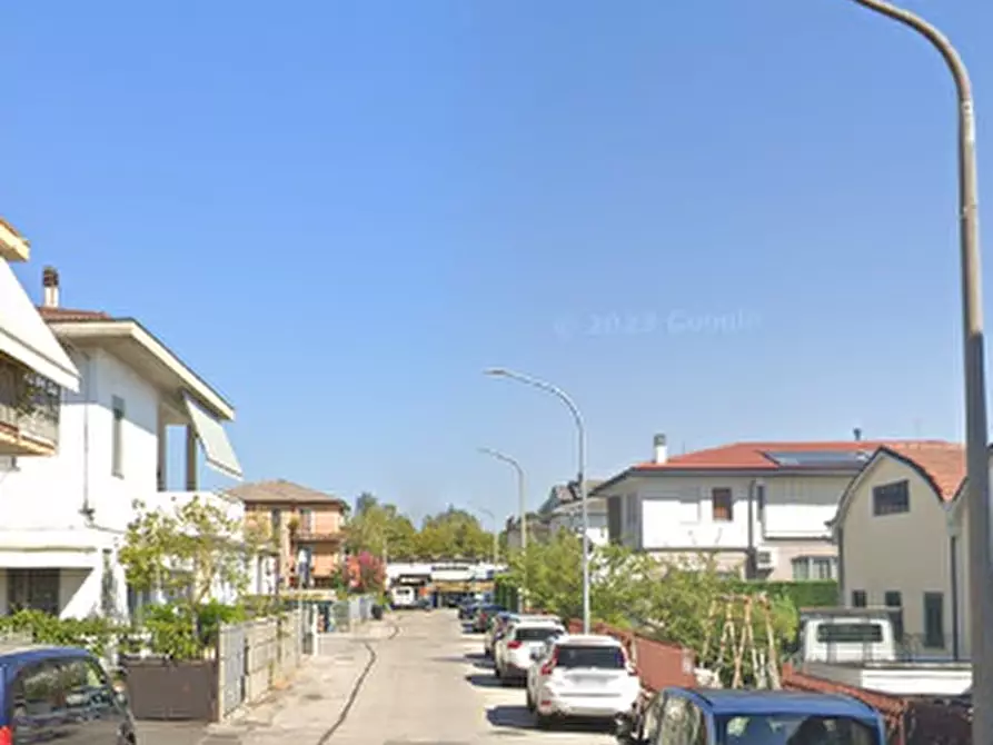 Immagine 10 di Laboratorio in vendita  in Via Odorico da Pordenone  a Vicenza