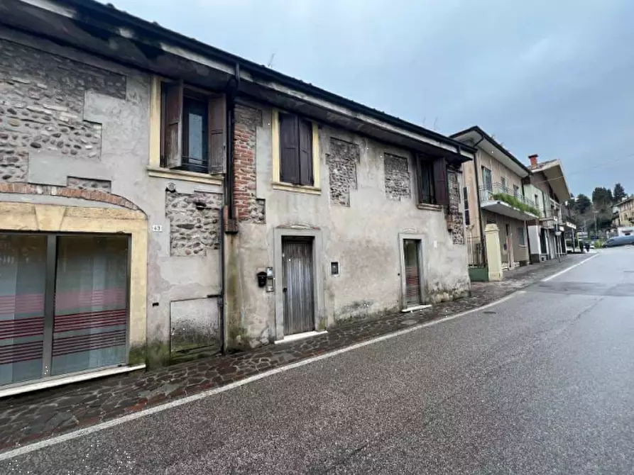 Immagine 2 di Appartamento in vendita  in Via San Rocco a Valeggio Sul Mincio