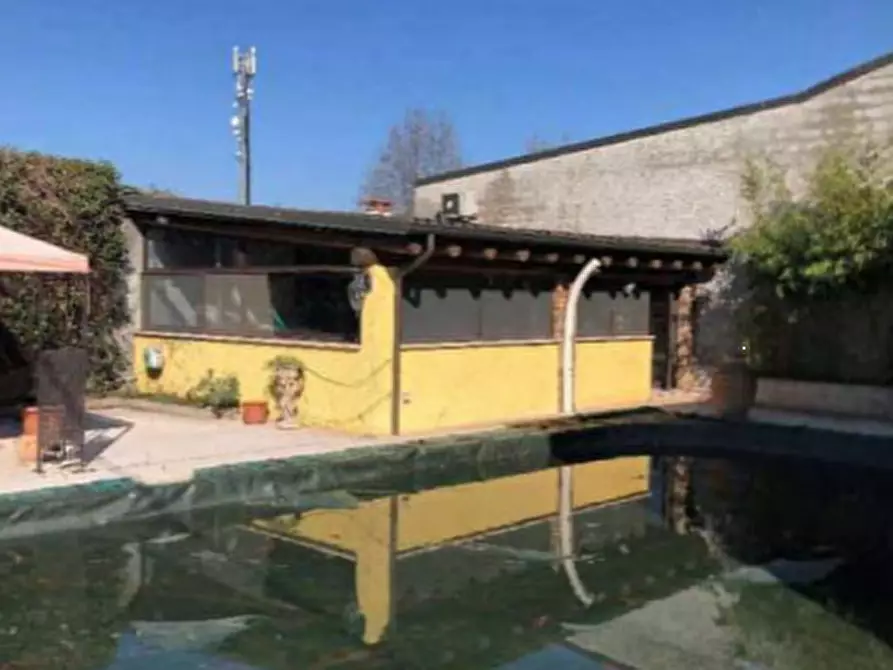 Immagine 10 di Villa in vendita  in Via Canova a Zevio