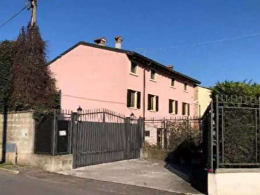 Immagine 17 di Villa in vendita  in Via Canova a Zevio