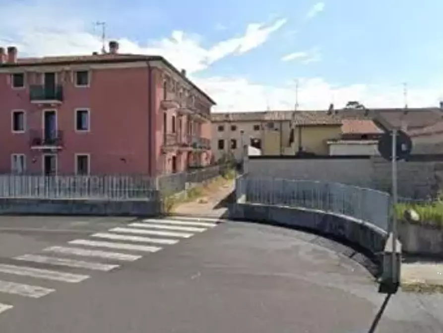 Immagine 1 di Garage in vendita  in Piazza A. De Gasperi a San Giovanni Lupatoto