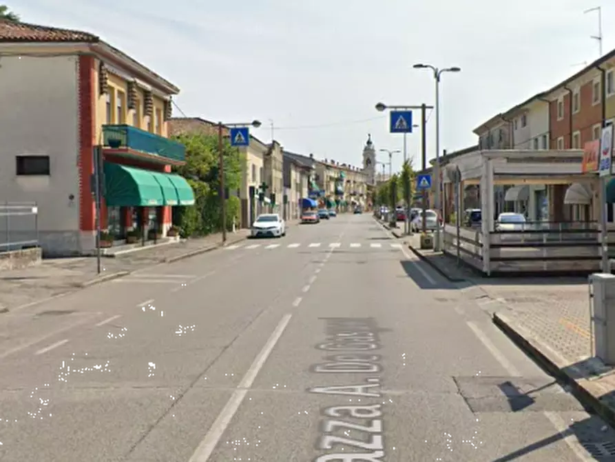 Immagine 5 di Garage in vendita  in Piazza A. De Gasperi a San Giovanni Lupatoto