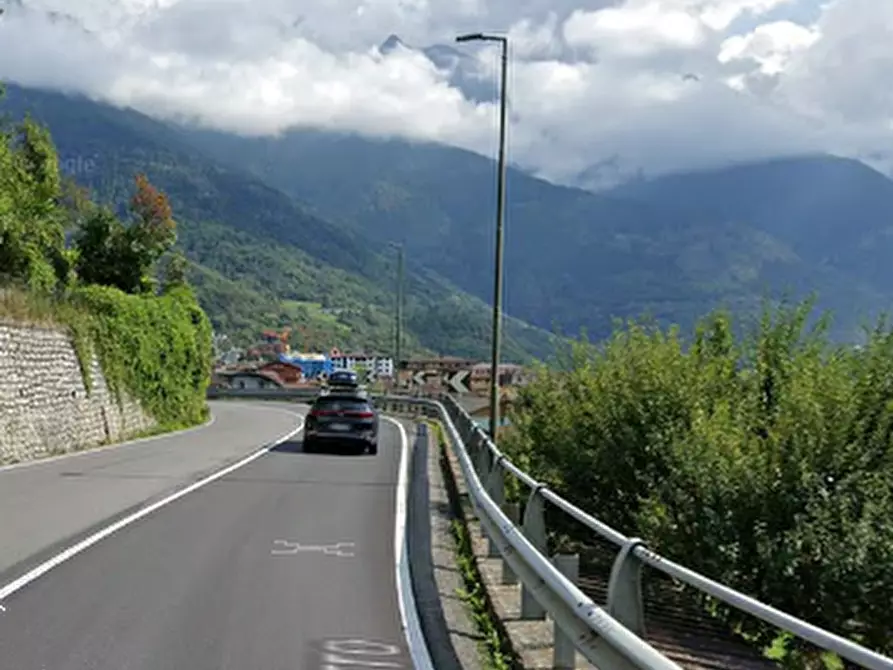 Immagine 6 di Appartamento in vendita  in  Via Porro a Edolo