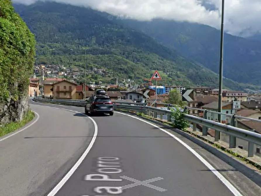 Immagine 7 di Appartamento in vendita  in  Via Porro a Edolo