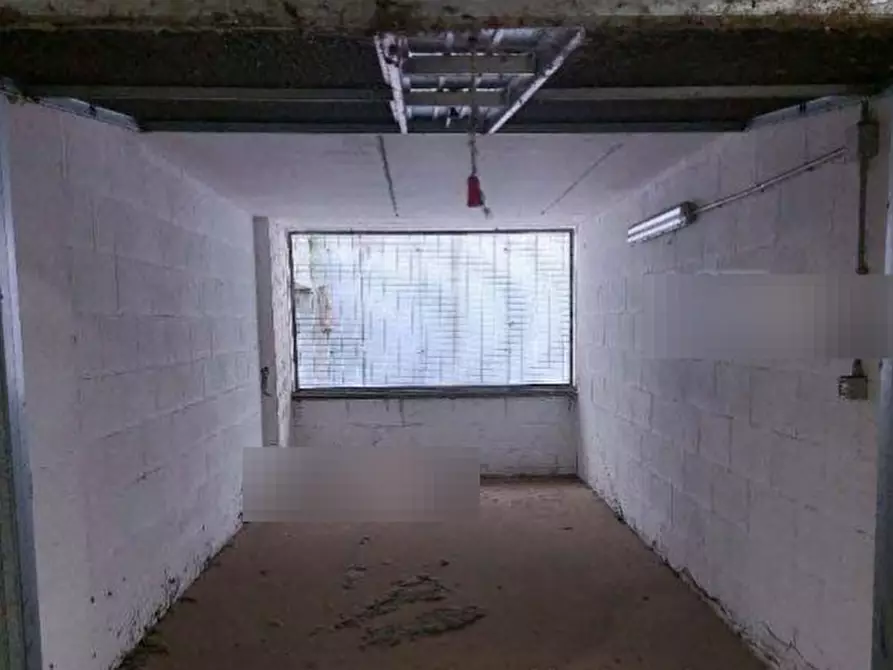 Immagine 1 di Garage in vendita  in Via Pomona a Roma
