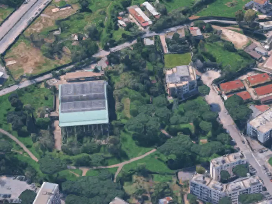 Immagine 12 di Garage in vendita  in Via Pomona a Roma