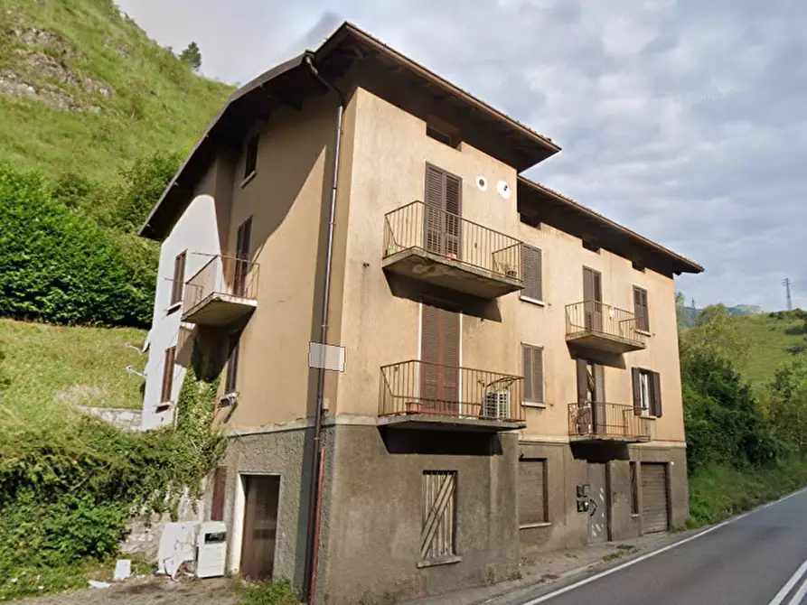 Immagine 5 di Appartamento in vendita  in via Guglielmo Marconi a Ponte Nossa