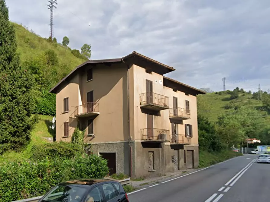 Immagine 6 di Appartamento in vendita  in via Guglielmo Marconi a Ponte Nossa