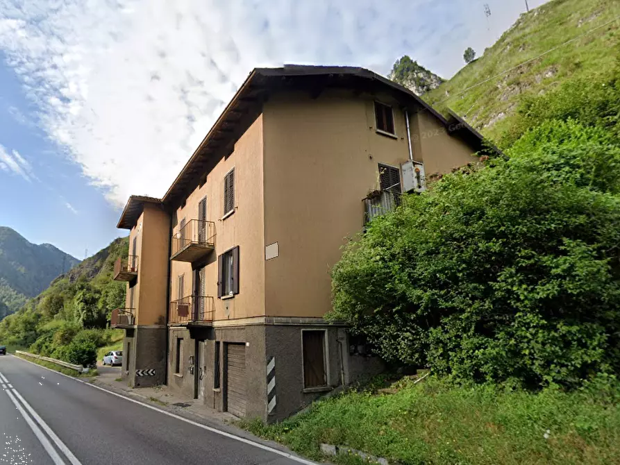 Immagine 7 di Appartamento in vendita  in via Guglielmo Marconi a Ponte Nossa