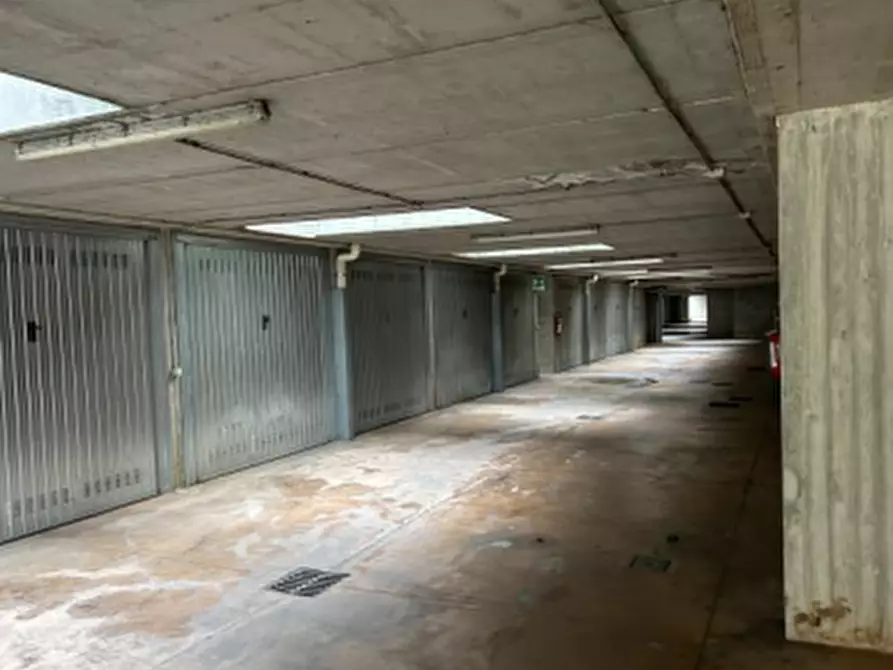 Immagine 1 di Garage in vendita  in via Peter Paul Rubens a Brembate Di Sopra